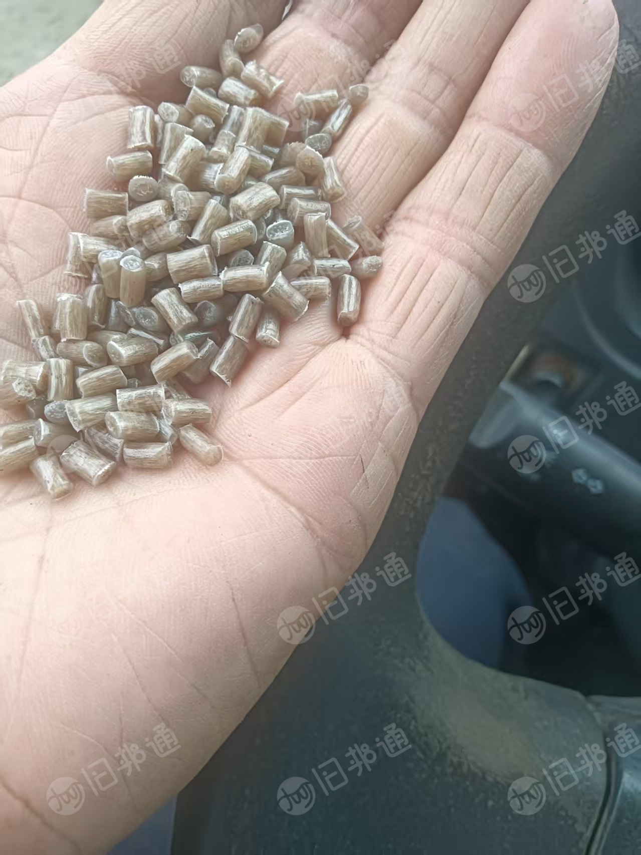 出售PE高低压颗粒，注塑吹膜都有