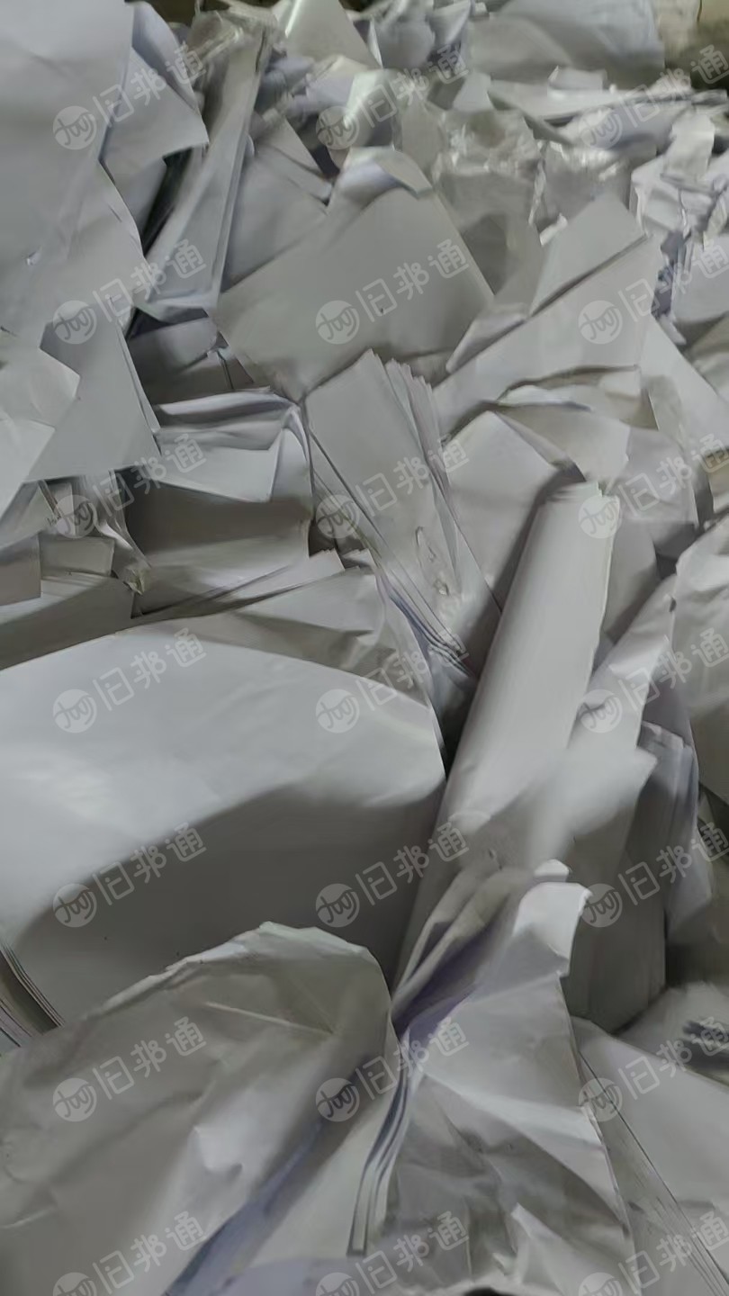 出售淋膜纸边角料，八成以上是白色的