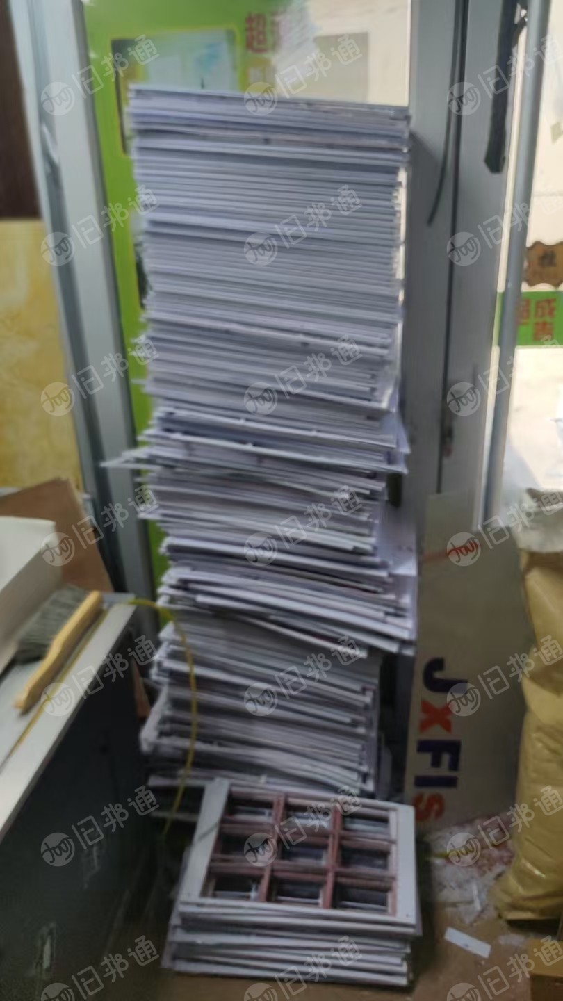 厂家长期出售PVC卡框边角料,现货2吨左右