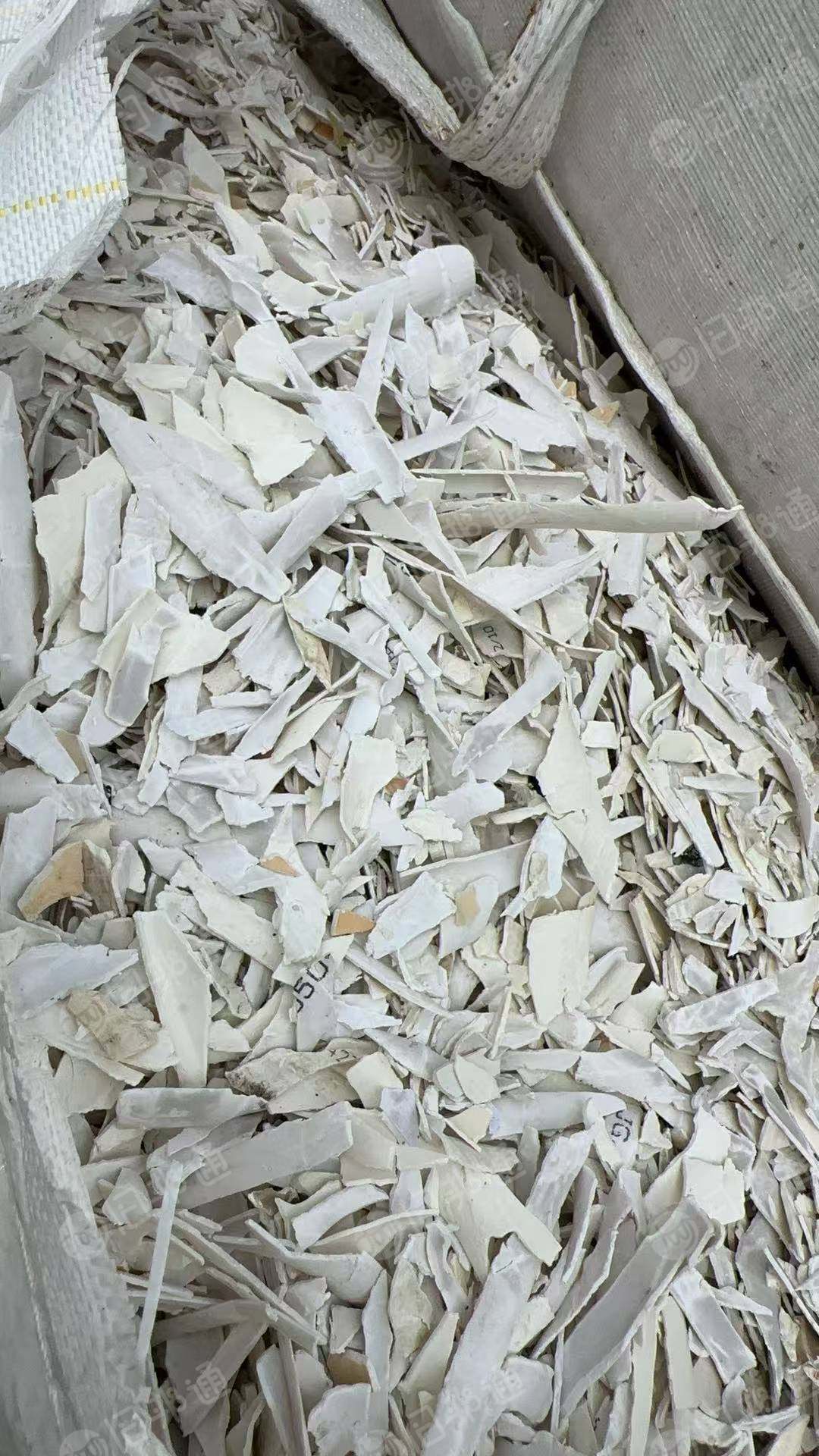 出售PVC大小管破碎料，清洗甩干的，月供100吨