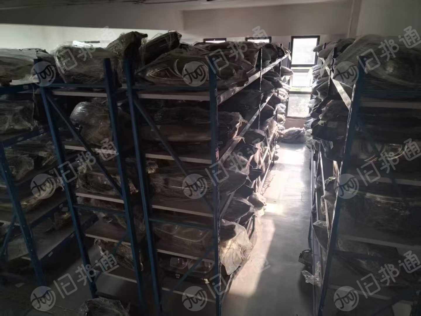 出售纯拆的宝马汽车大灯，现货160W个