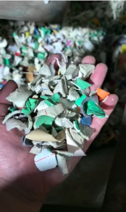 大量求购灰色白色PPR纯管粉碎料,造粒用