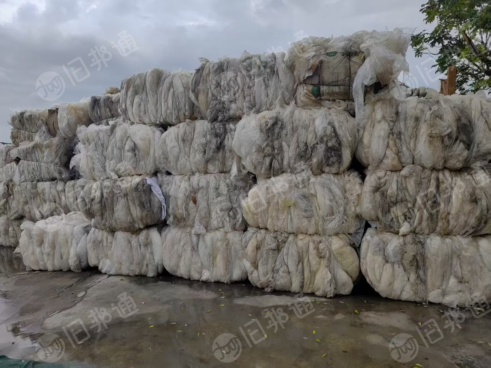 大量出售PE复合PET复合膜，PE95%，现货两百吨