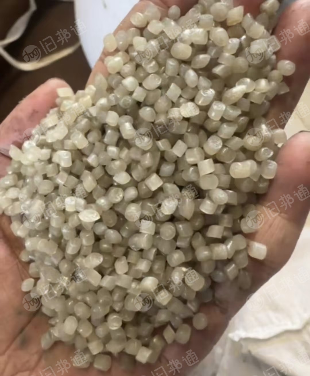 出售缠绕膜颗粒，过120目2层，80目3层