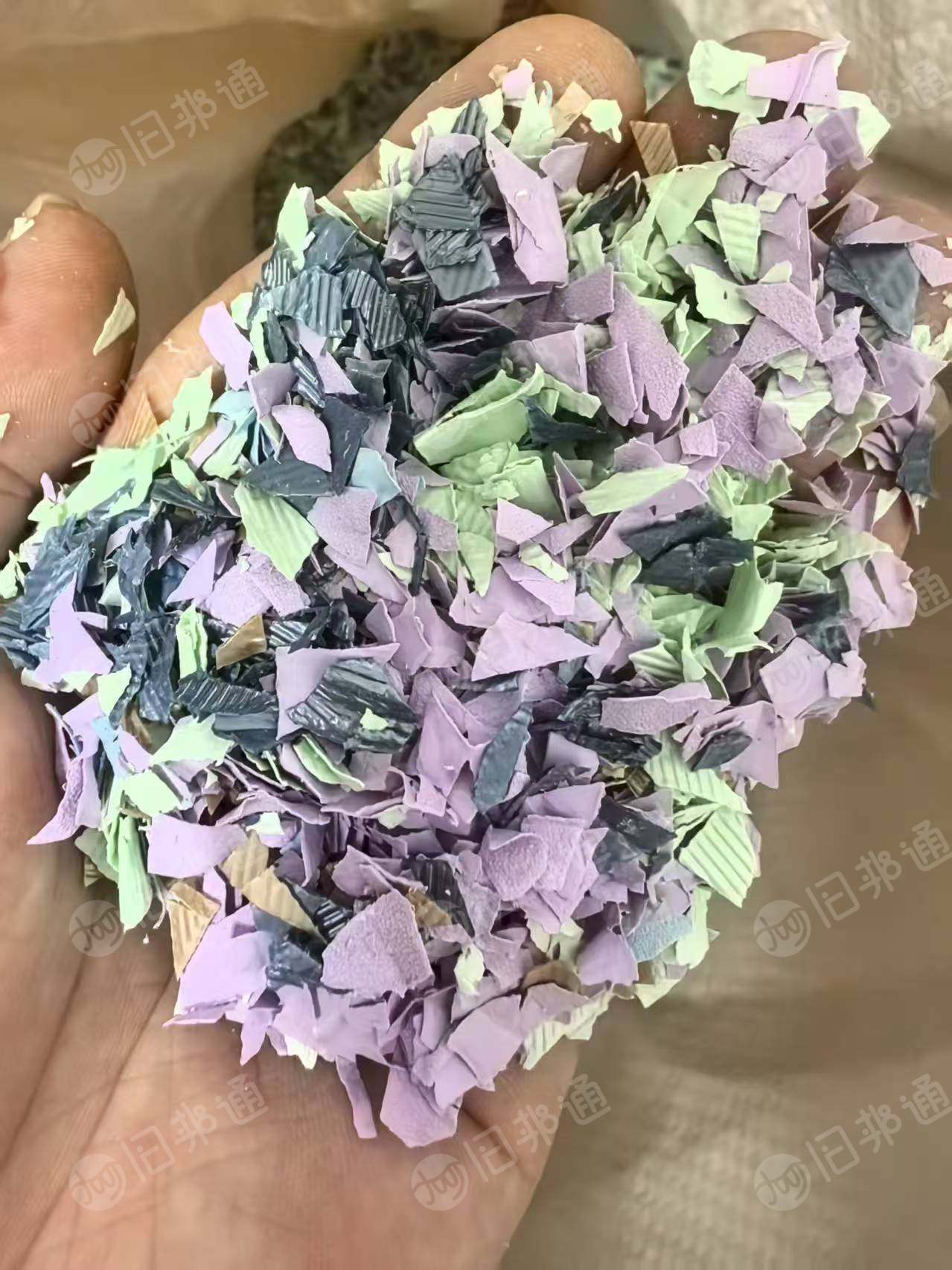 出售皮包片材破碎料，PC破碎料，不加纤