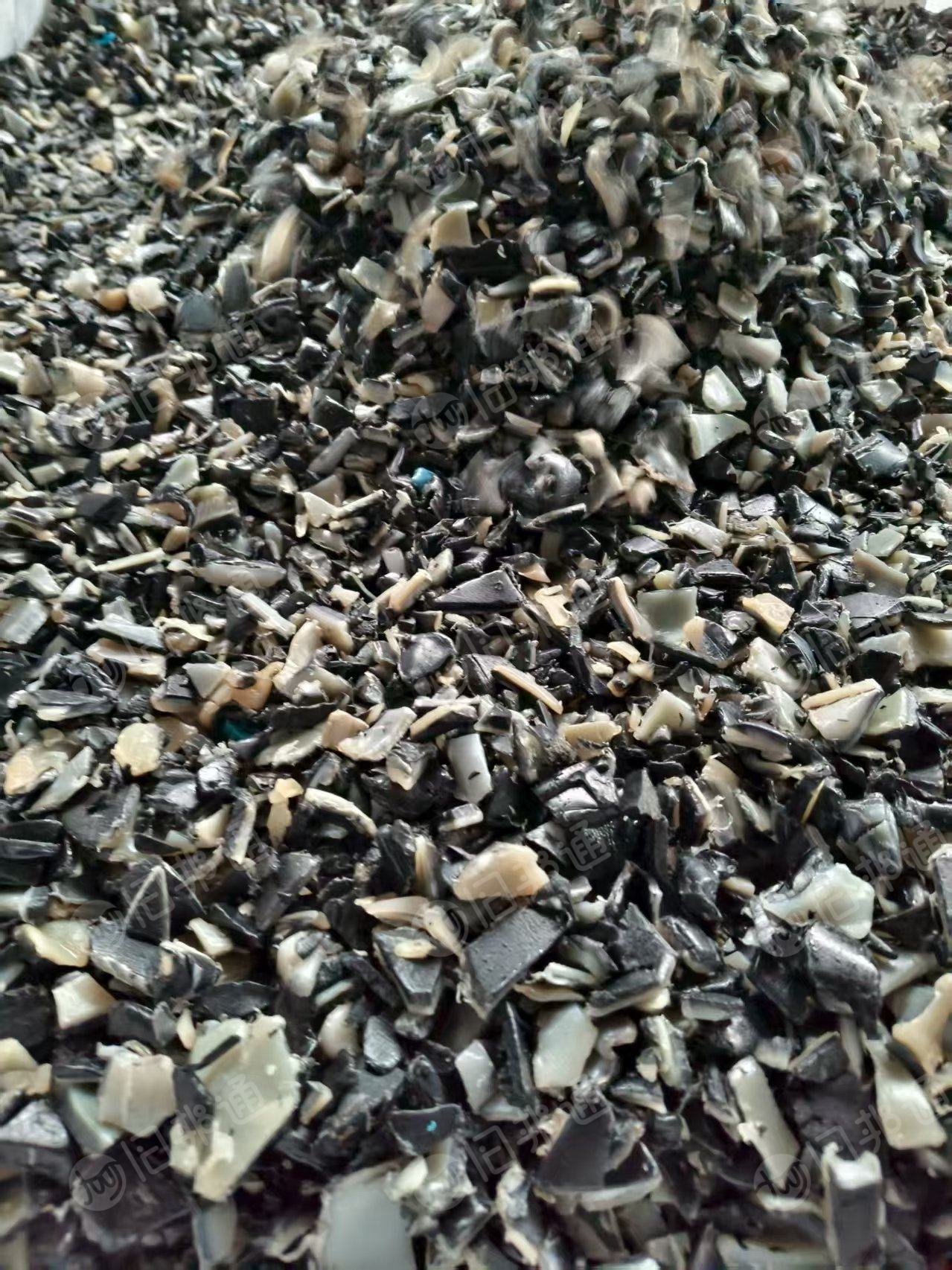 出售汽车油箱破碎料，全漂料