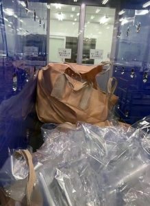 长期出售PET胶水膜废料，PET轻胶膜废料，吨包装