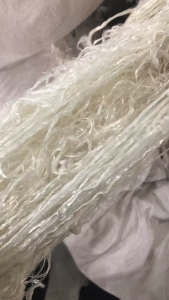 长期出售白色锦纶废丝,尼龙废丝,双六,月供50吨,货在浙江绍兴