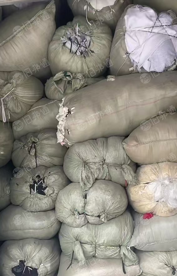长期大量出售服装下脚料，废布料，白烟布，化纤布等，货在重庆