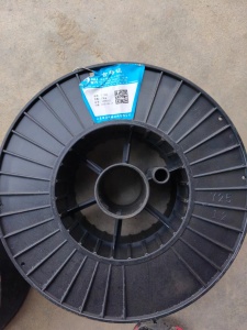 出售黑色焊丝盘毛料，一串10个用焊丝穿的，长期有货