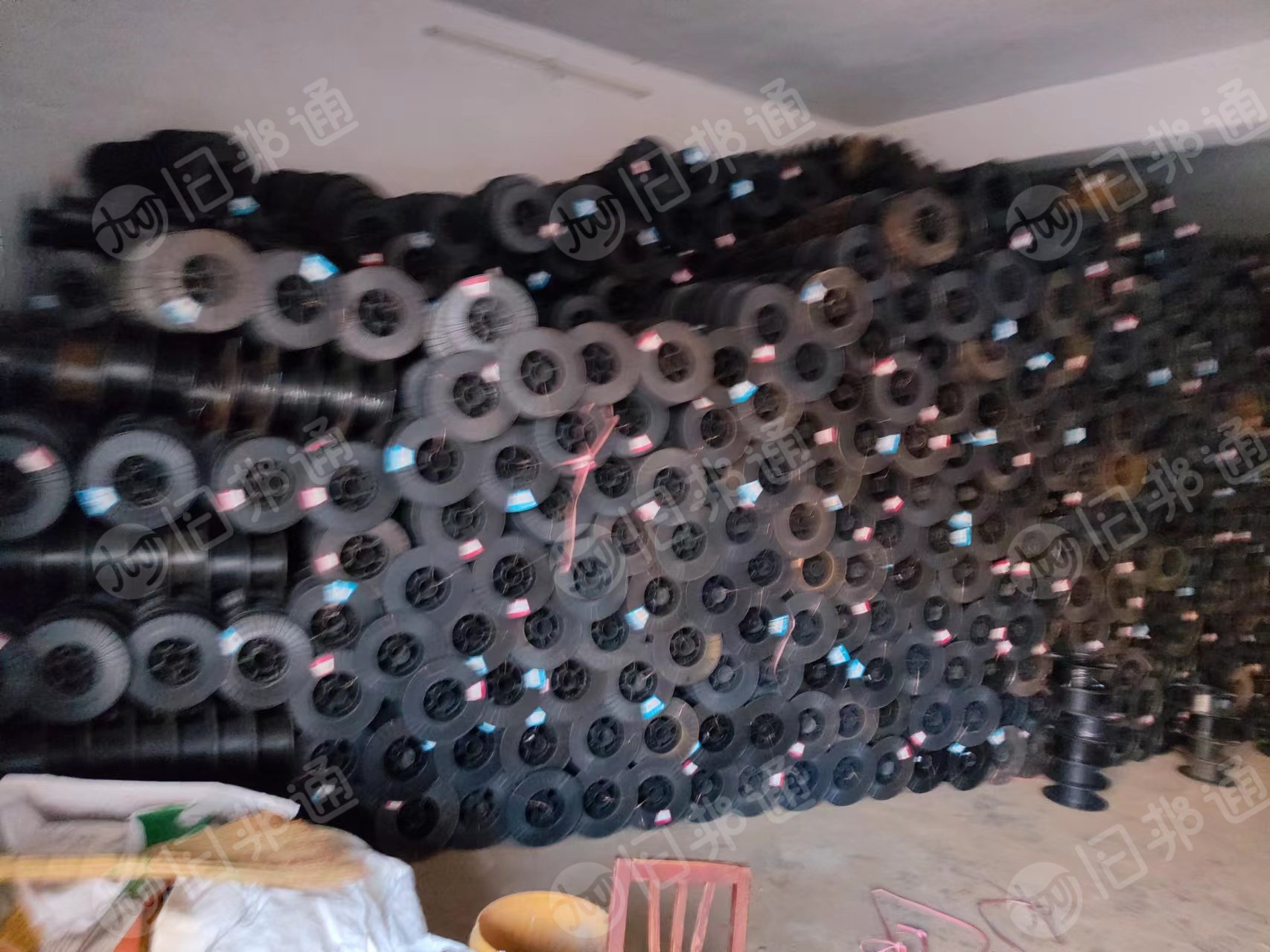 出售黑色焊丝盘毛料，一串10个用焊丝穿的，长期有货