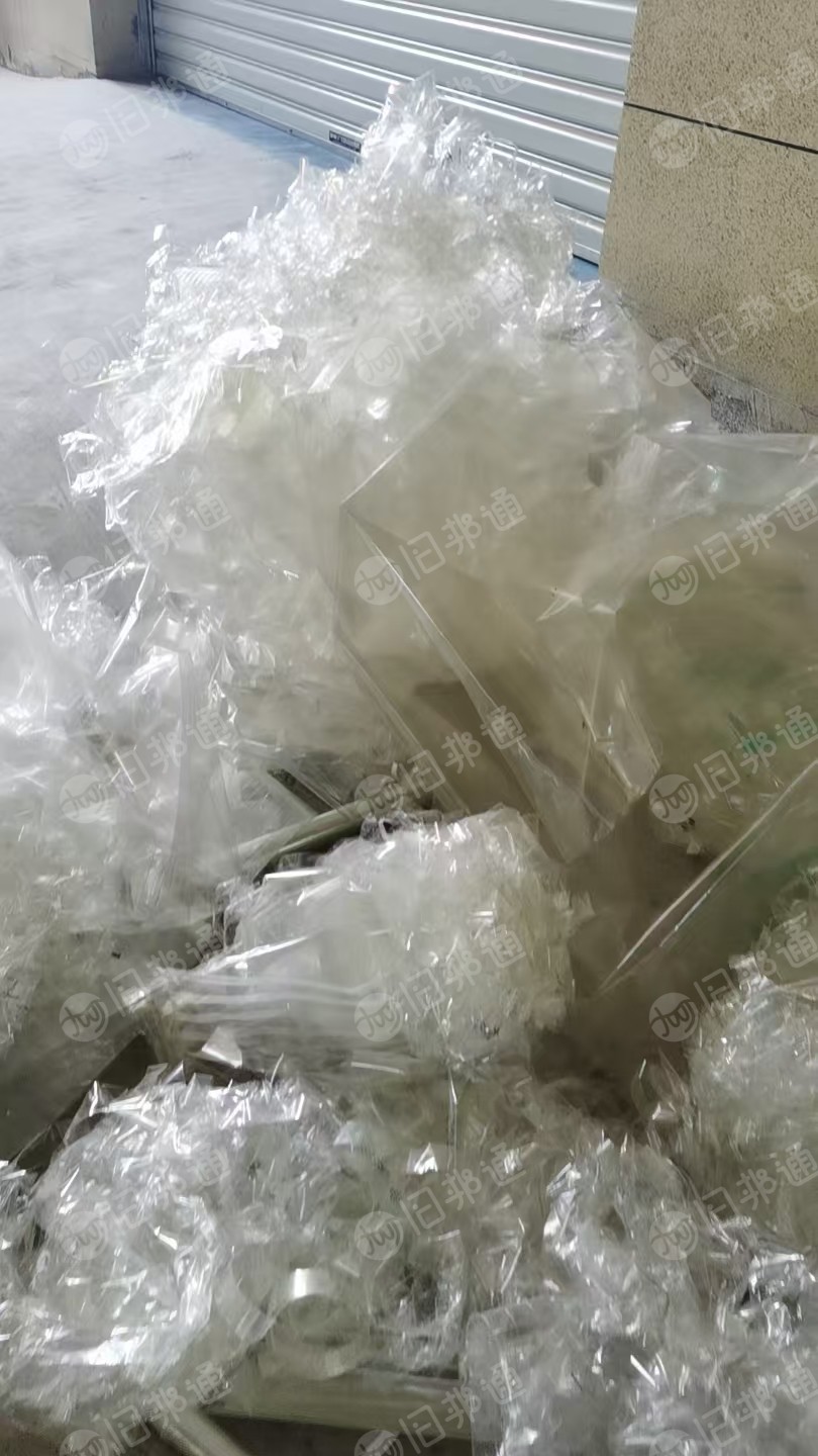出售透明PET轻胶膜废料，卷筒和散货都有，长期有货