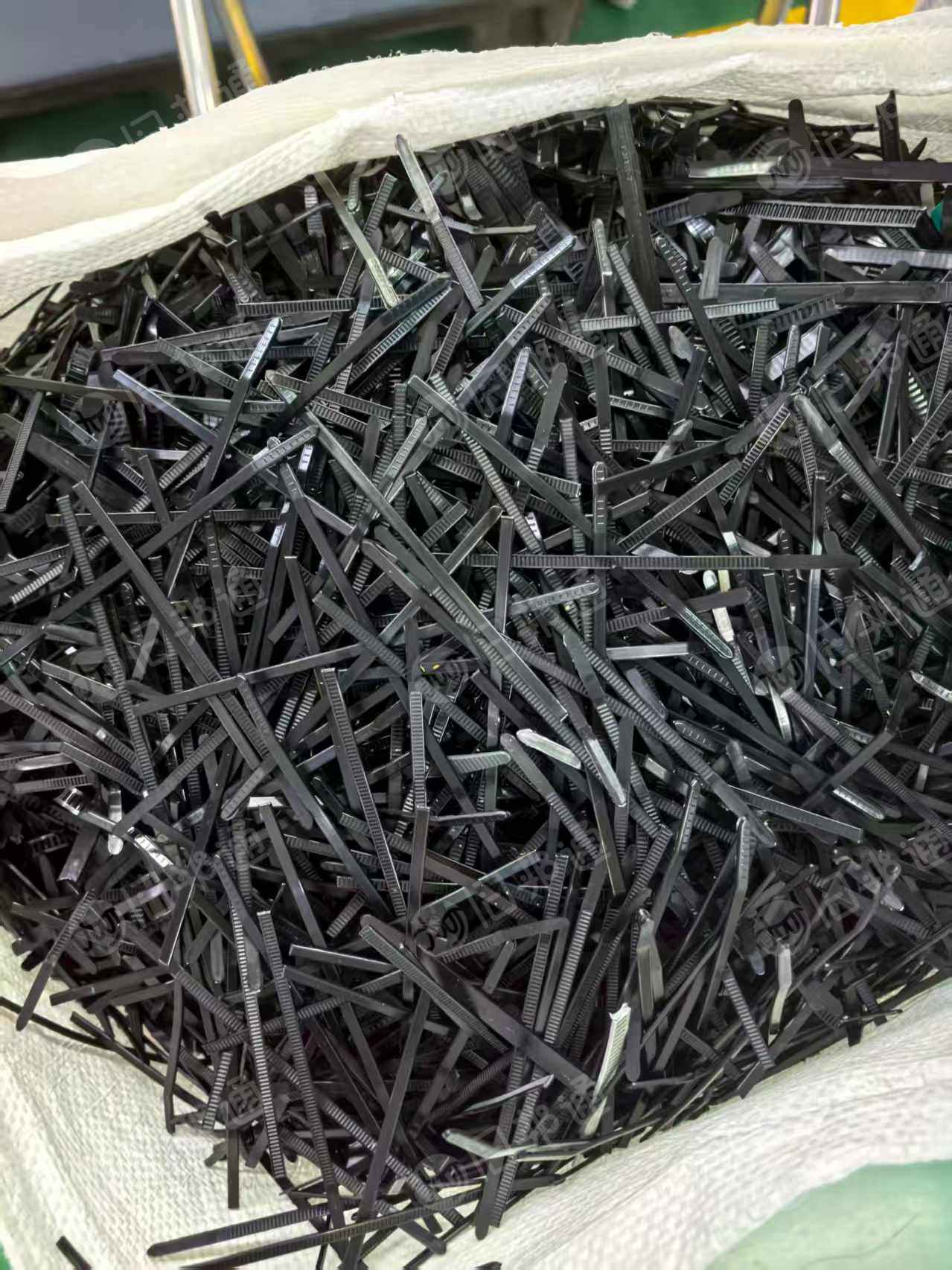 长期出售黑色尼龙扎带废料
