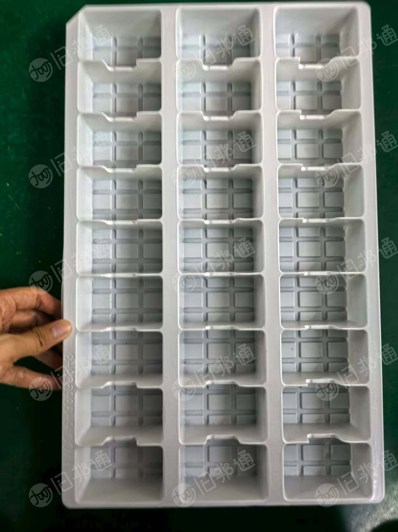 长期出售吸塑盒废料，黑色白色都有