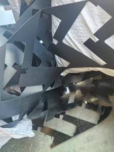 长期出售阻燃黑色pc薄片，带胶无胶的都有，分开装