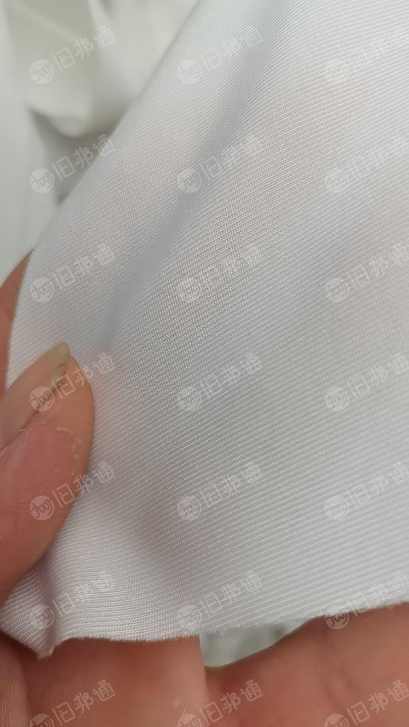 长期出售白色的氨纶废布，氨纶边角料，氨纶拉丝料，现货二十多吨
