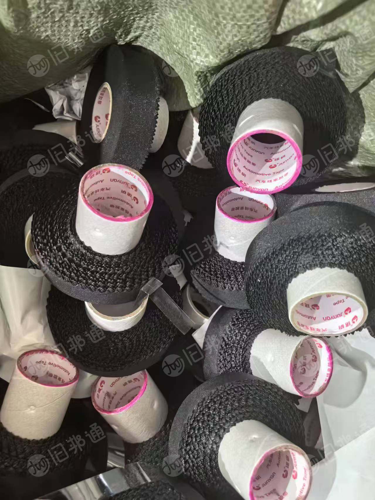长期出售无纺布边角料，涤纶无纺布，带纸管，带点胶，月供20吨，货在安徽马鞍山