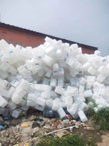 出售透析桶破碎料，ab桶破碎料