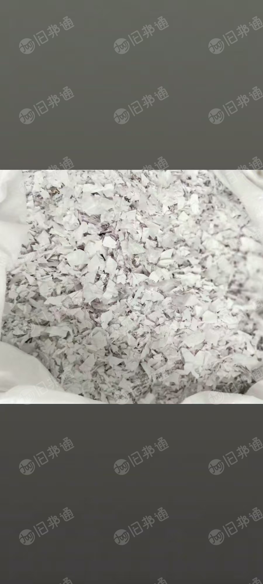 出售PVC墙纸破碎料，硬性，中性的都有，白色的黑色的花的都有，月供300吨