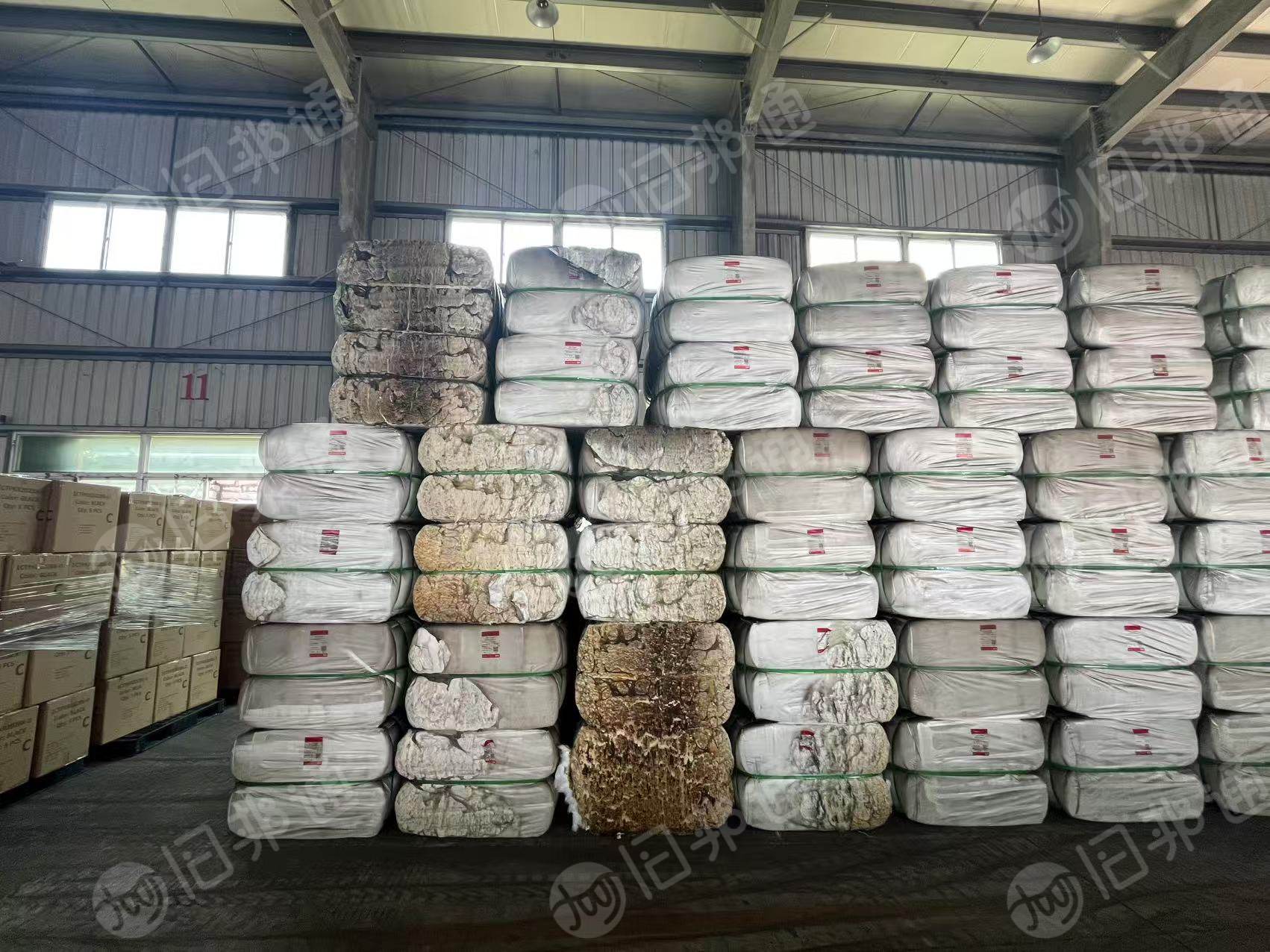 出售一批运输下来的无纺布原料,复合纤维PE/PET,外面被烟熏,里面被水浇了