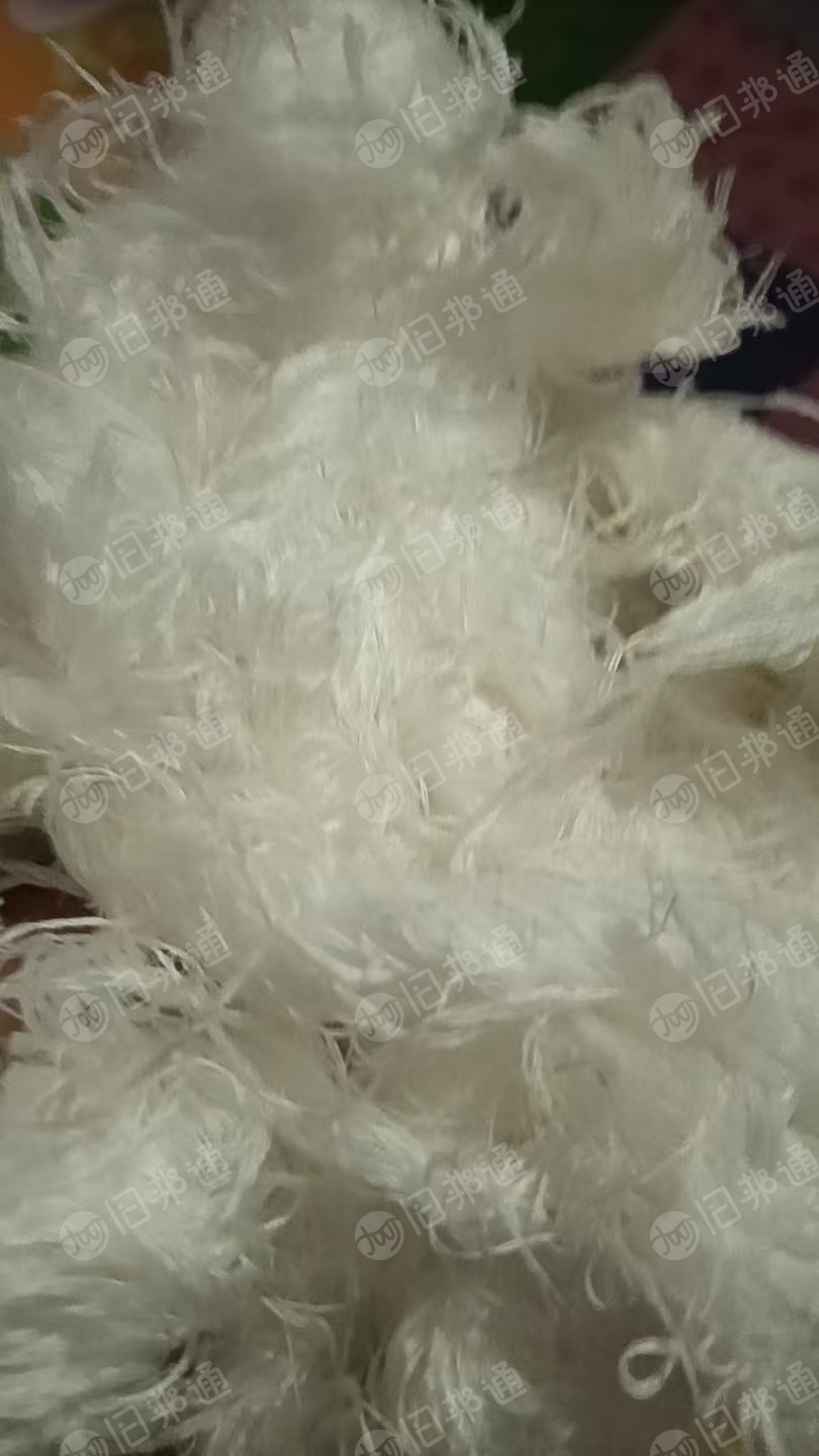 出售纺纱厂下来的涤纶废丝，涤纶丝，现货三四吨