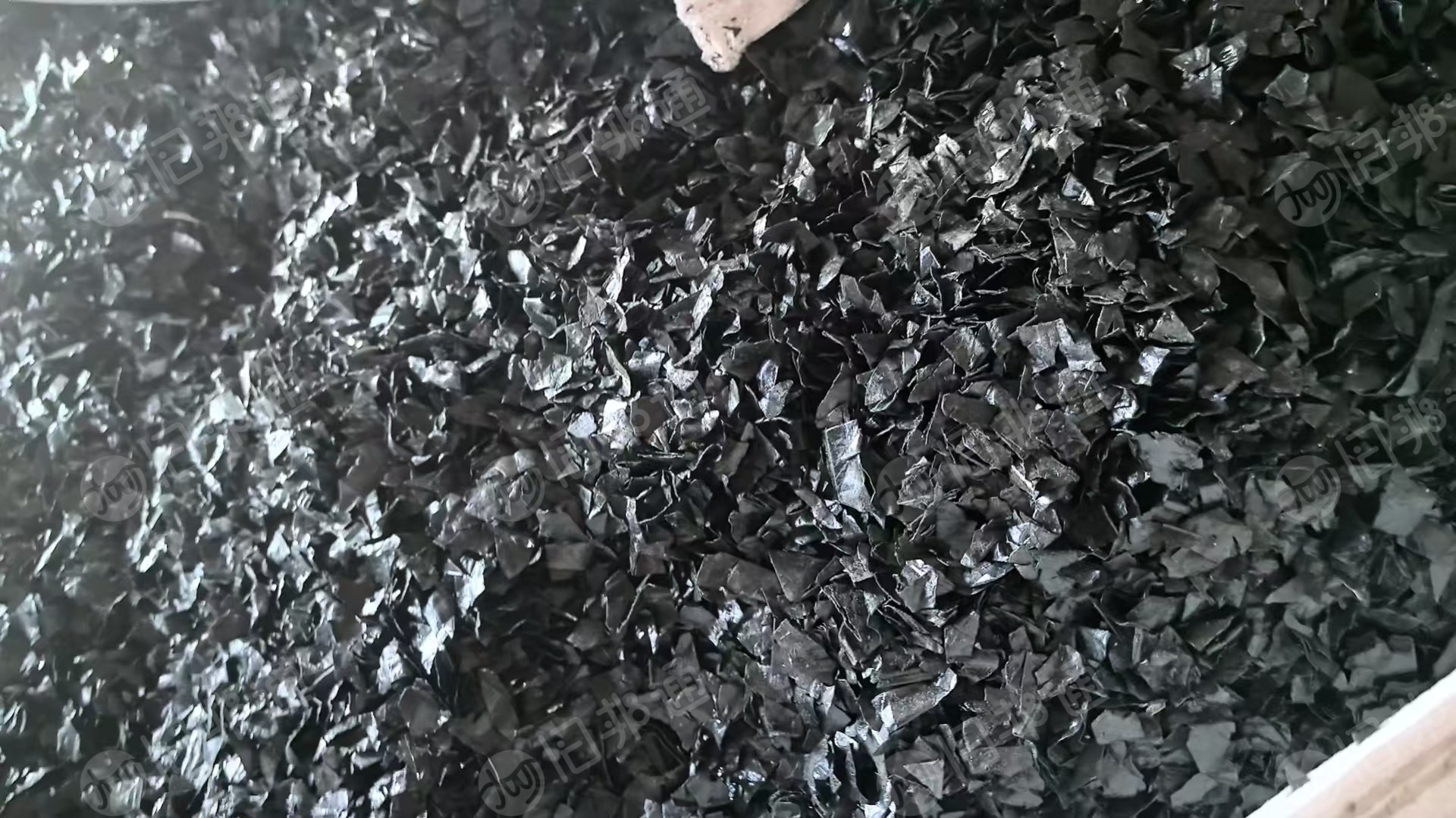 出售黑色PC吸塑边料破碎料，阻燃PC破碎料，料性很好，月供50吨