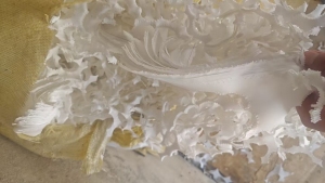 长期出售假花厂下来的白色废布，白毛布边角料，货在辽宁沈阳