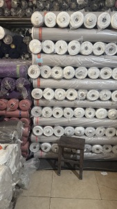 现货处理一批人字纹里布和黑色桃皮绒，每个有10万米，货在广东广州