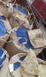 长期出售纯大蓝桶破碎料，全浮，清洗甩干