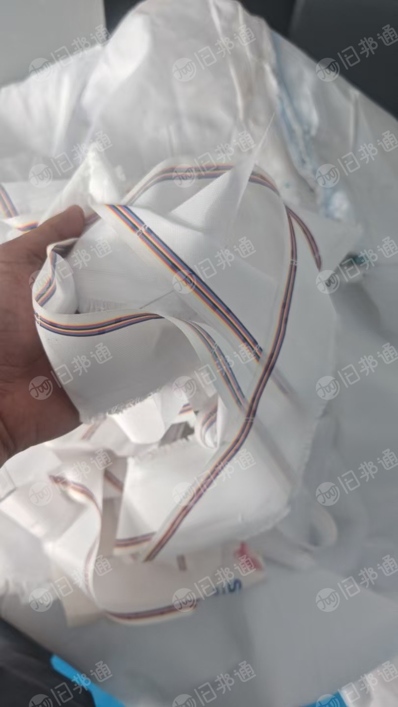 长期出售裁床厂下来的棉布，纯棉废布，涤棉废布，统货走，现货4.2米一车