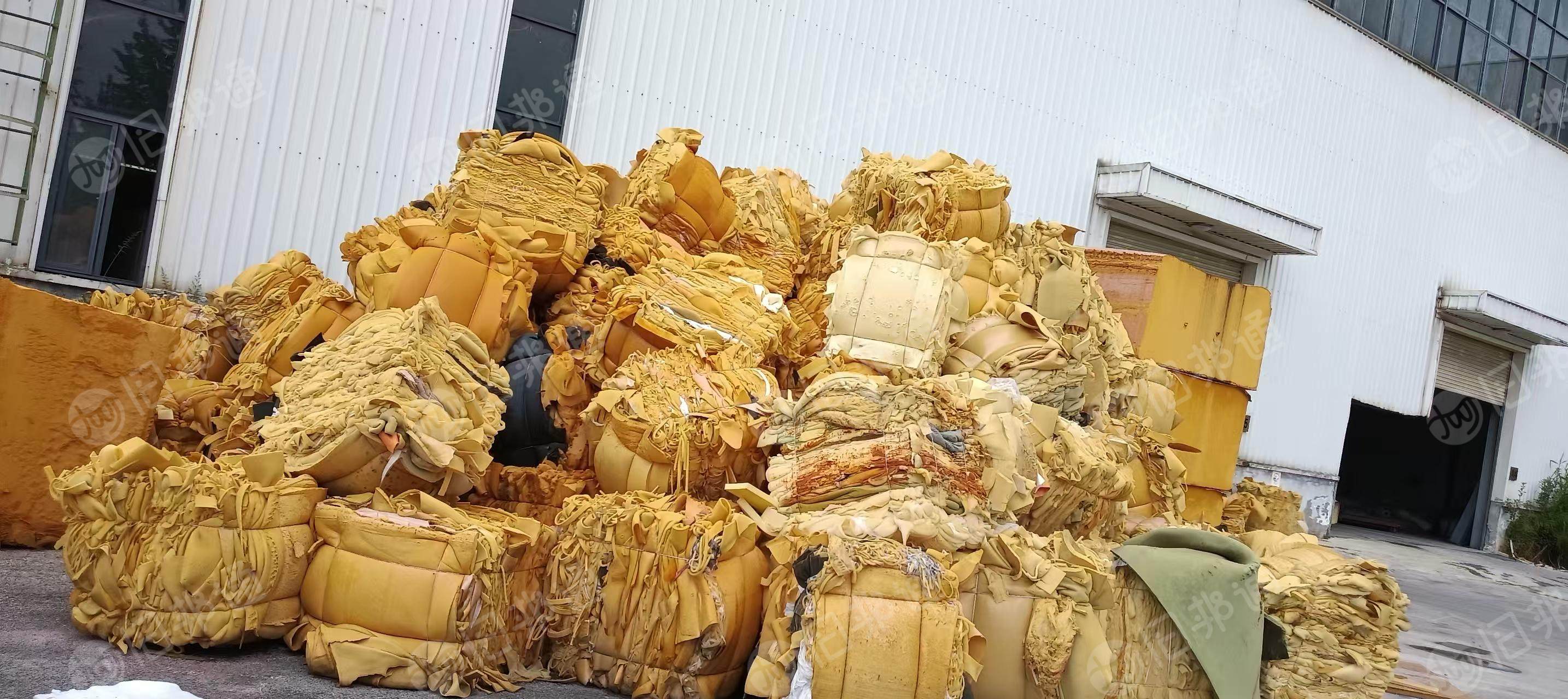 长期出售废海绵家具海绵，家具厂下来的，少量带皮，都是打包好的，现货20多吨，货在贵州安顺