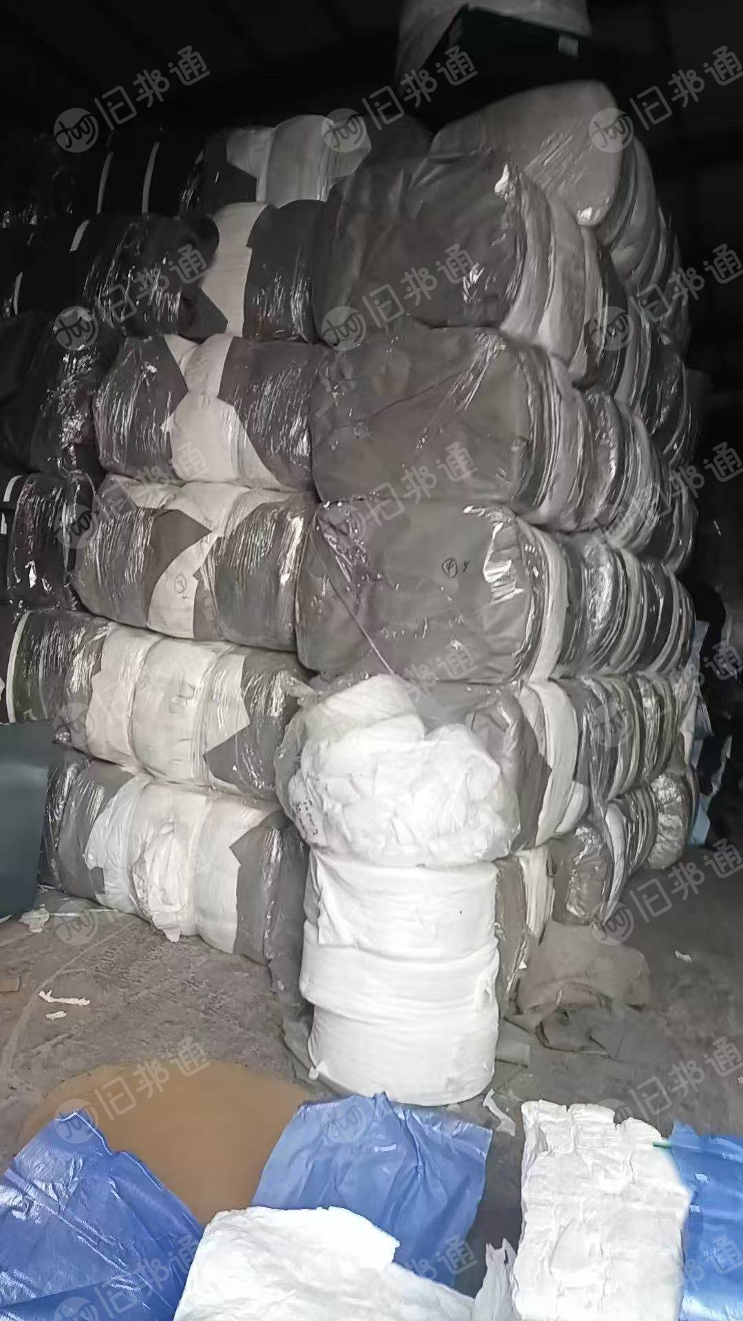 长期出售无纺布边角料,高棉边角料,含粘胶70涤30,现货有四五十吨,货在河北石家庄