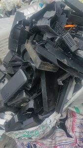 出售PC毛料，PC色透社会料，还有些合金电瓶壳，毛料