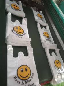 求购低压颗粒，干造低压膜颗粒，用来吹膜做背心袋，月需200吨