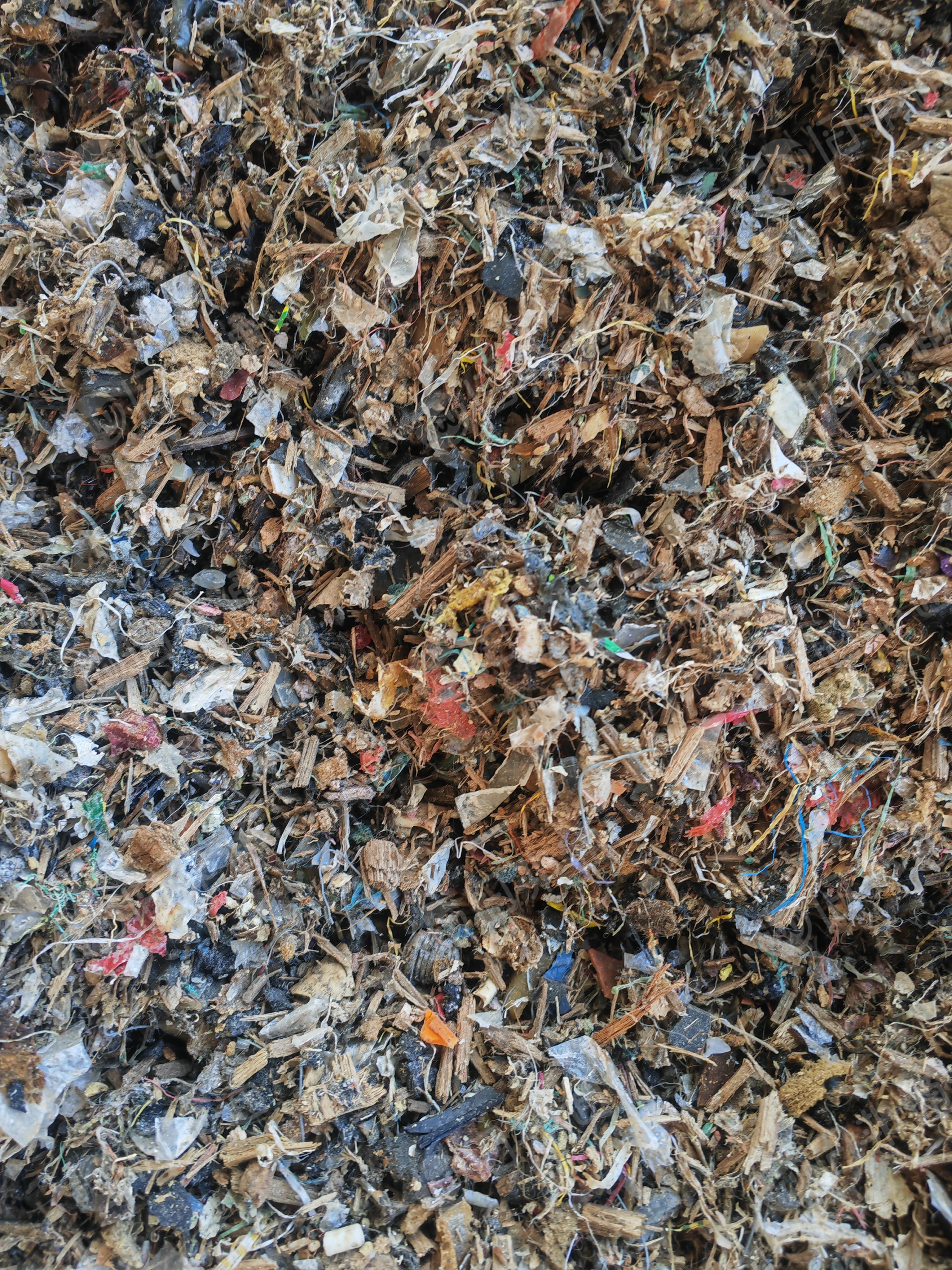 长期大量出售沉底料，毛毛料，燃烧料，黑料，热值在3300-3800，含水，月供2000吨