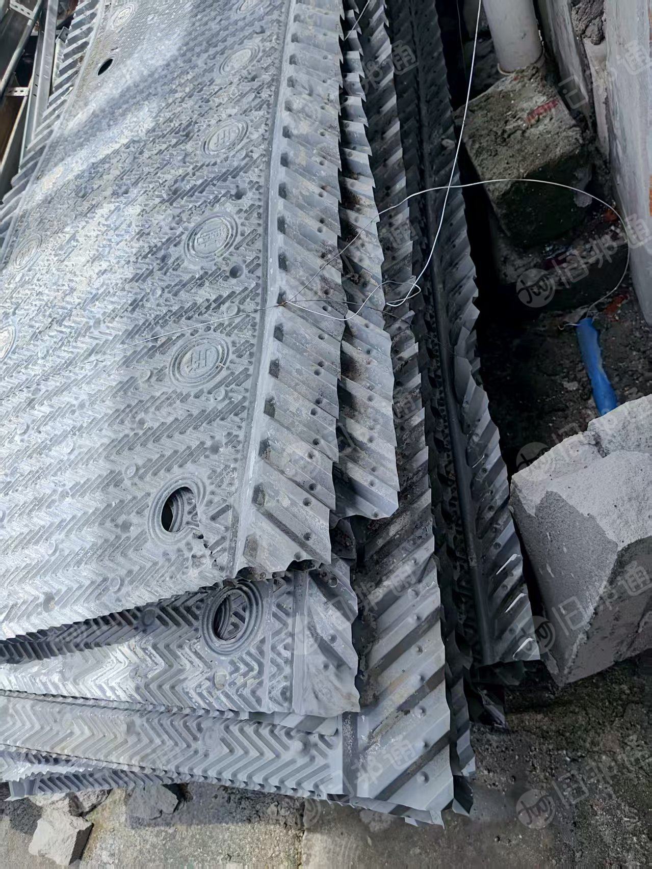 免费送PVC冷却塔填充料，现货13米一车装不完