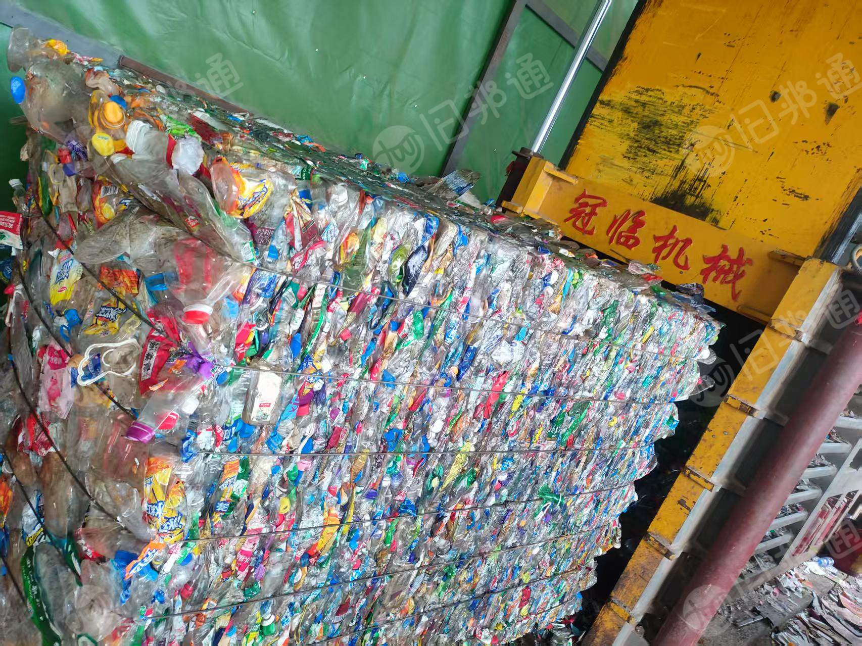 出售PET三色瓶砖