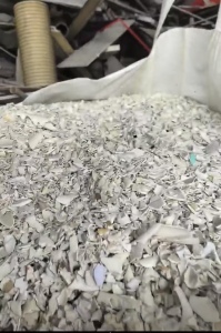 出售PVC大小管破碎料