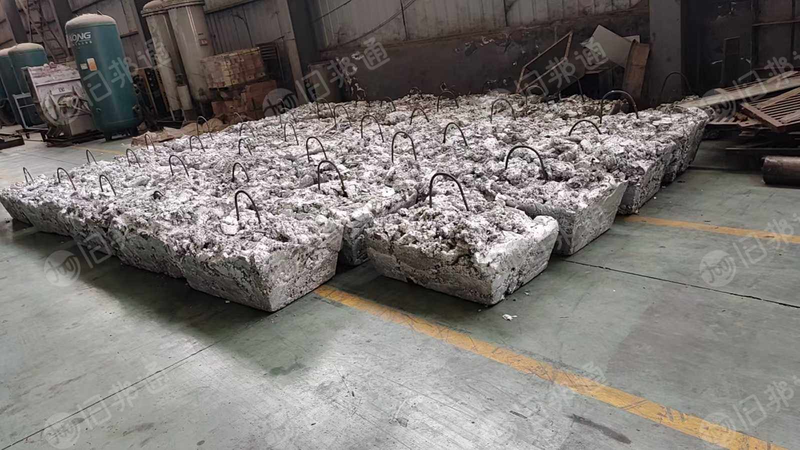 长期出售热镀锌渣，合金铝锌渣，纯锌渣