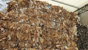 长期出售本色淋膜纸压包料