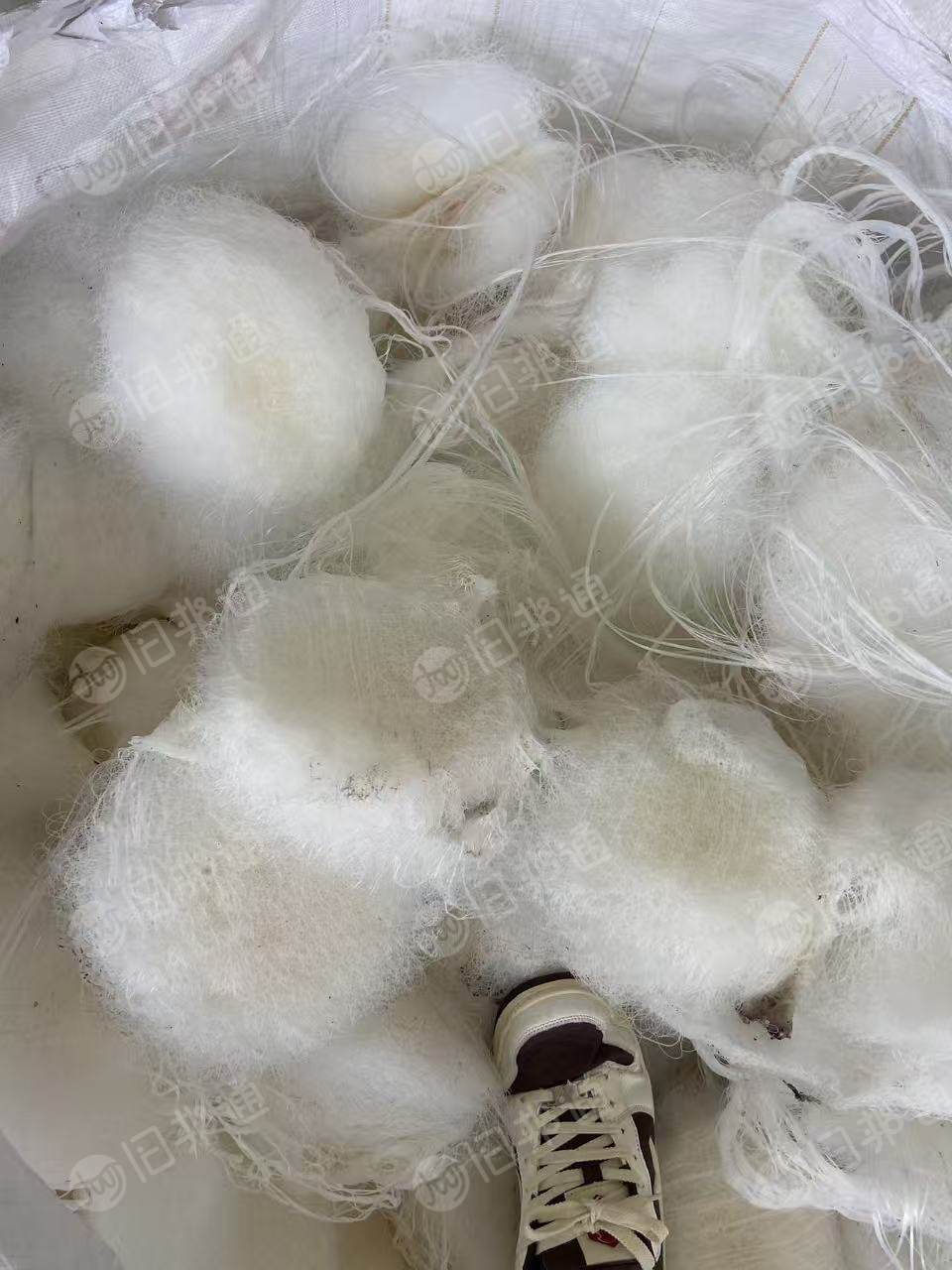 出售单六尼龙废丝，锦纶废丝，现货有20吨，其中有2吨是黑色，货在浙江嘉兴
