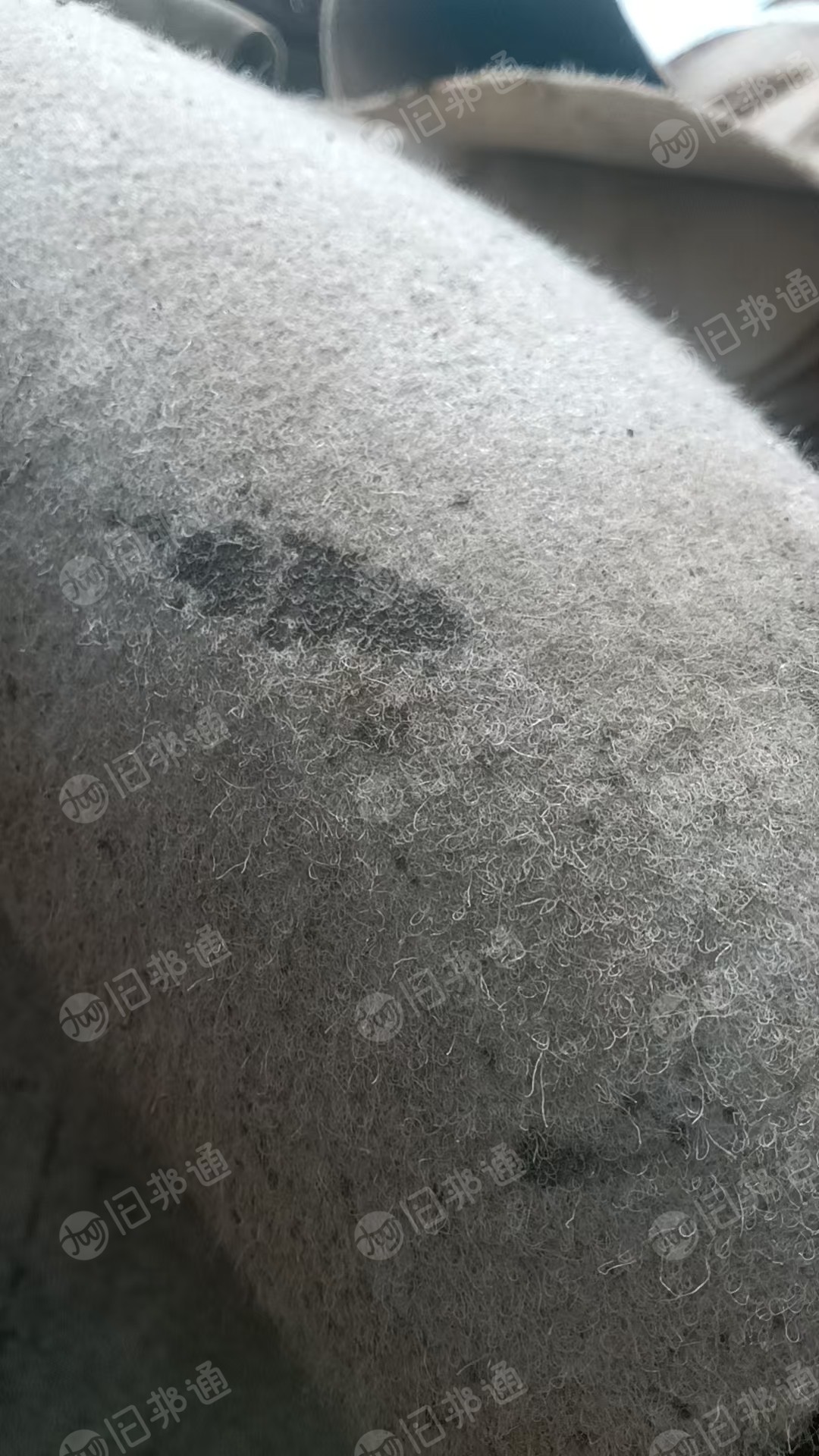长期出售造纸厂下来的无纺布，无纺布边角料，现货四五吨