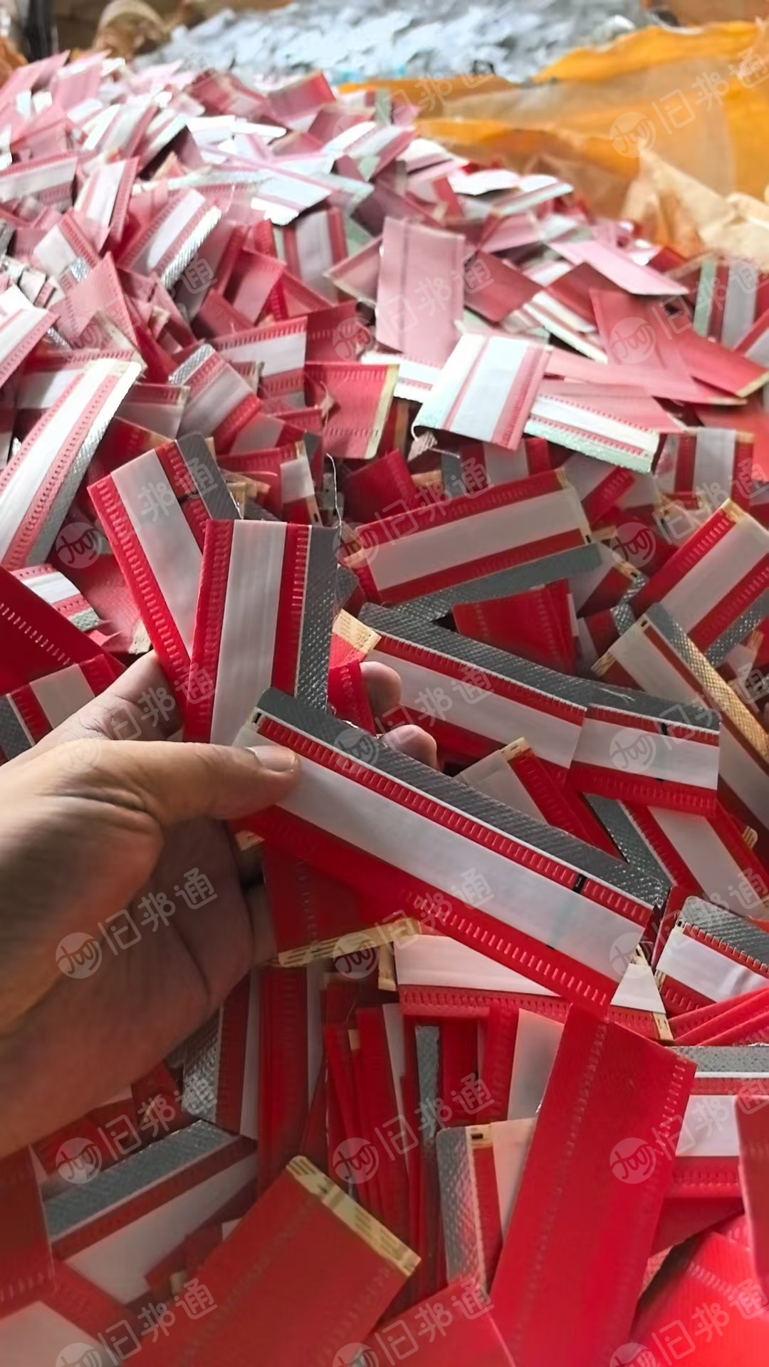 长期出售pp无纺布边角料，外卖保温袋边料，月供40吨左右