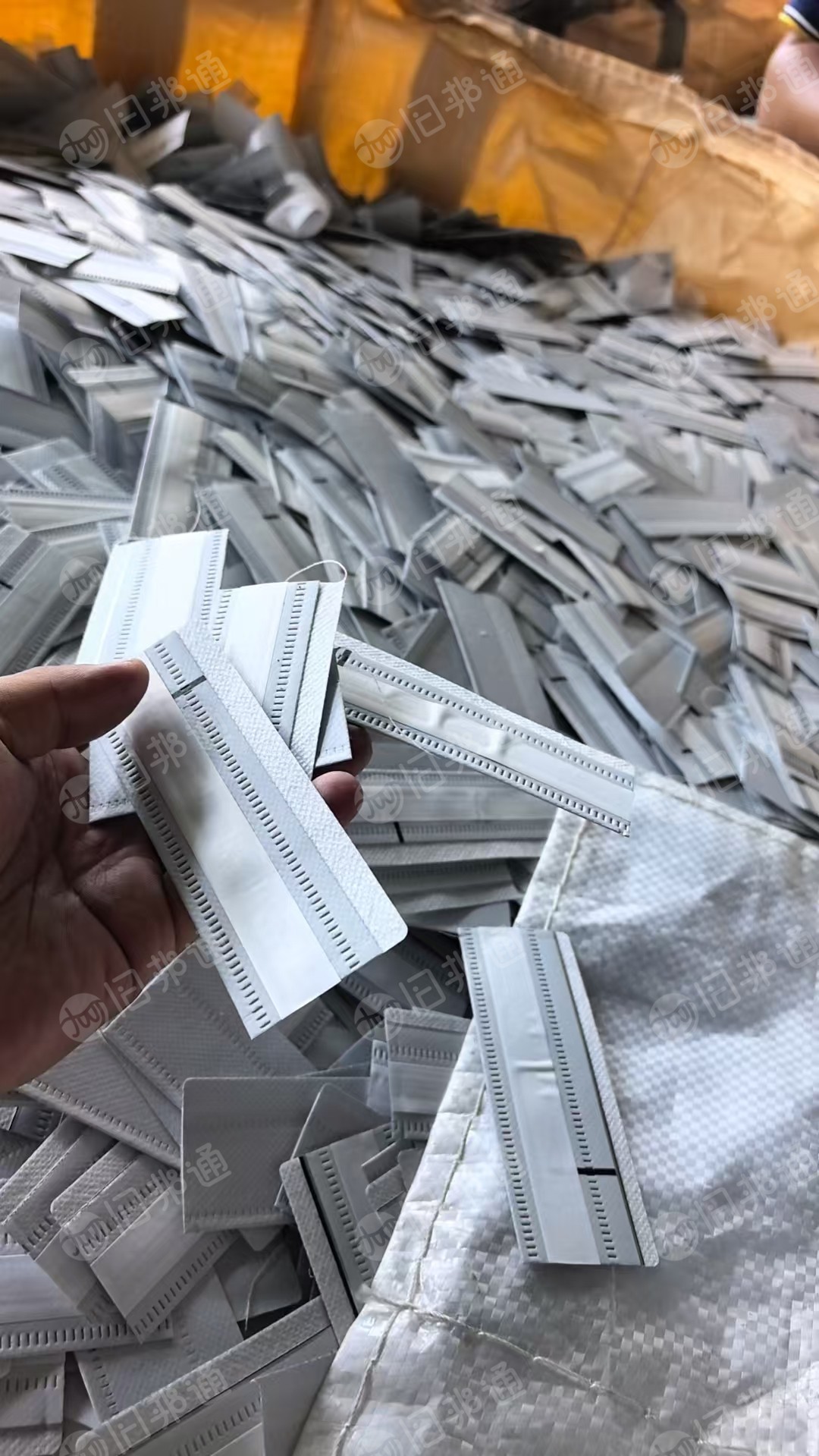 长期出售pp无纺布边角料，外卖保温袋边料，月供40吨左右