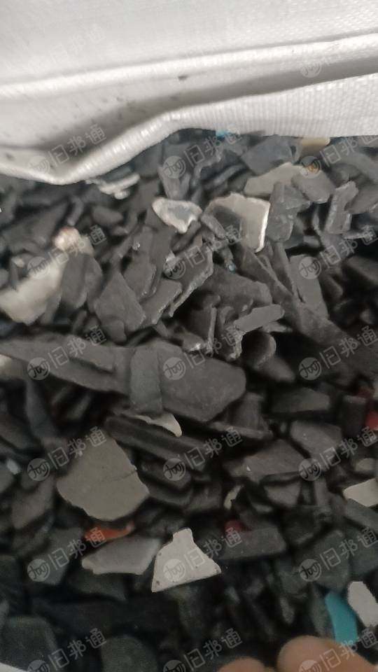 长期出售汽车中网abs合金破碎料