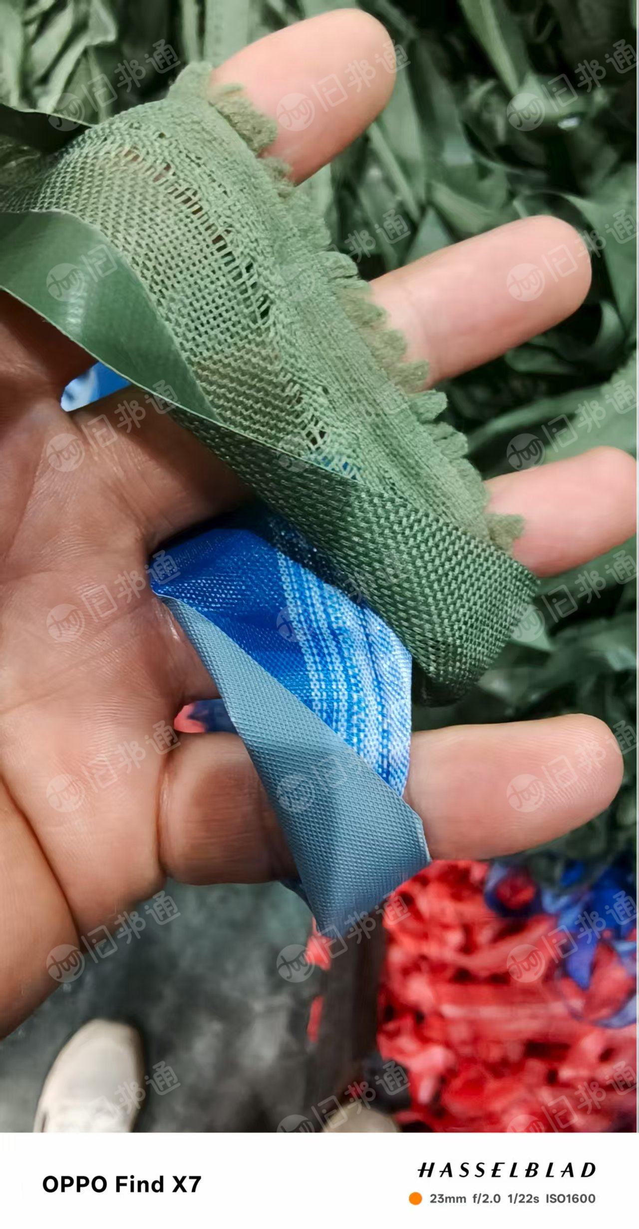 长期大量出售箱包厂下来的pvc复合布条,箱包布条,箱包布压一层pvc,打绳料,月供150吨左右