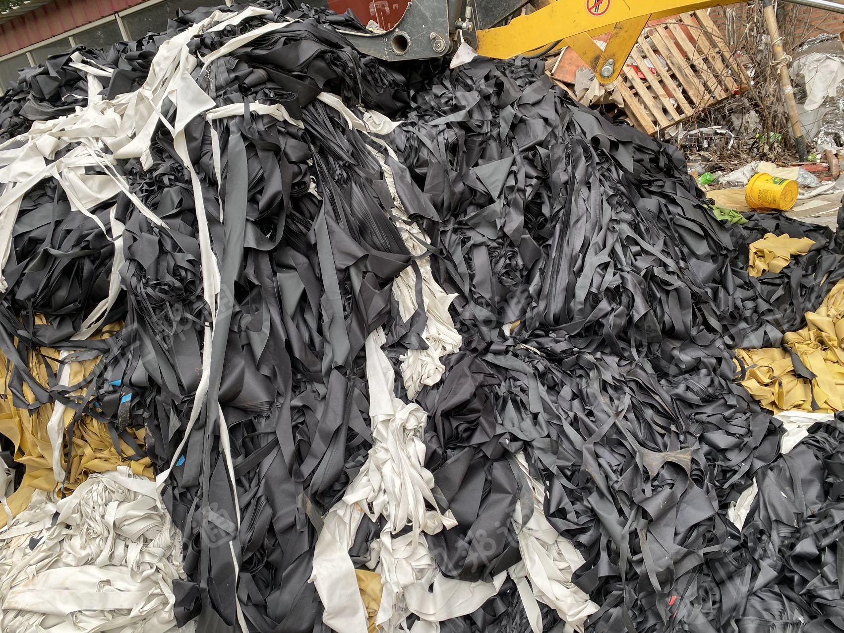 长期出售牛津布600d，量大 北方地区有能做的联系我