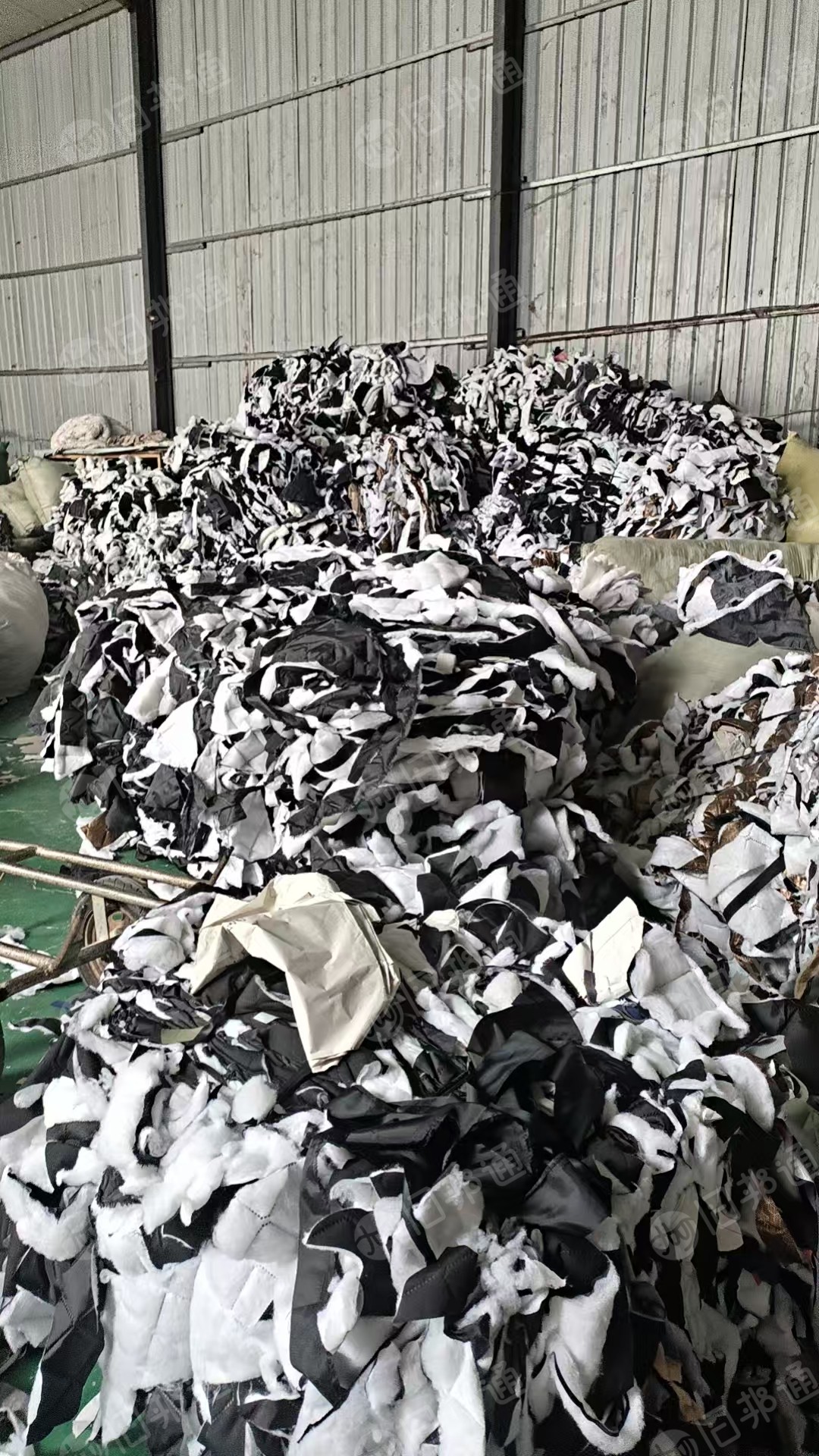 长期出售夹丝绵，夹丝绵下脚料，现货十几吨