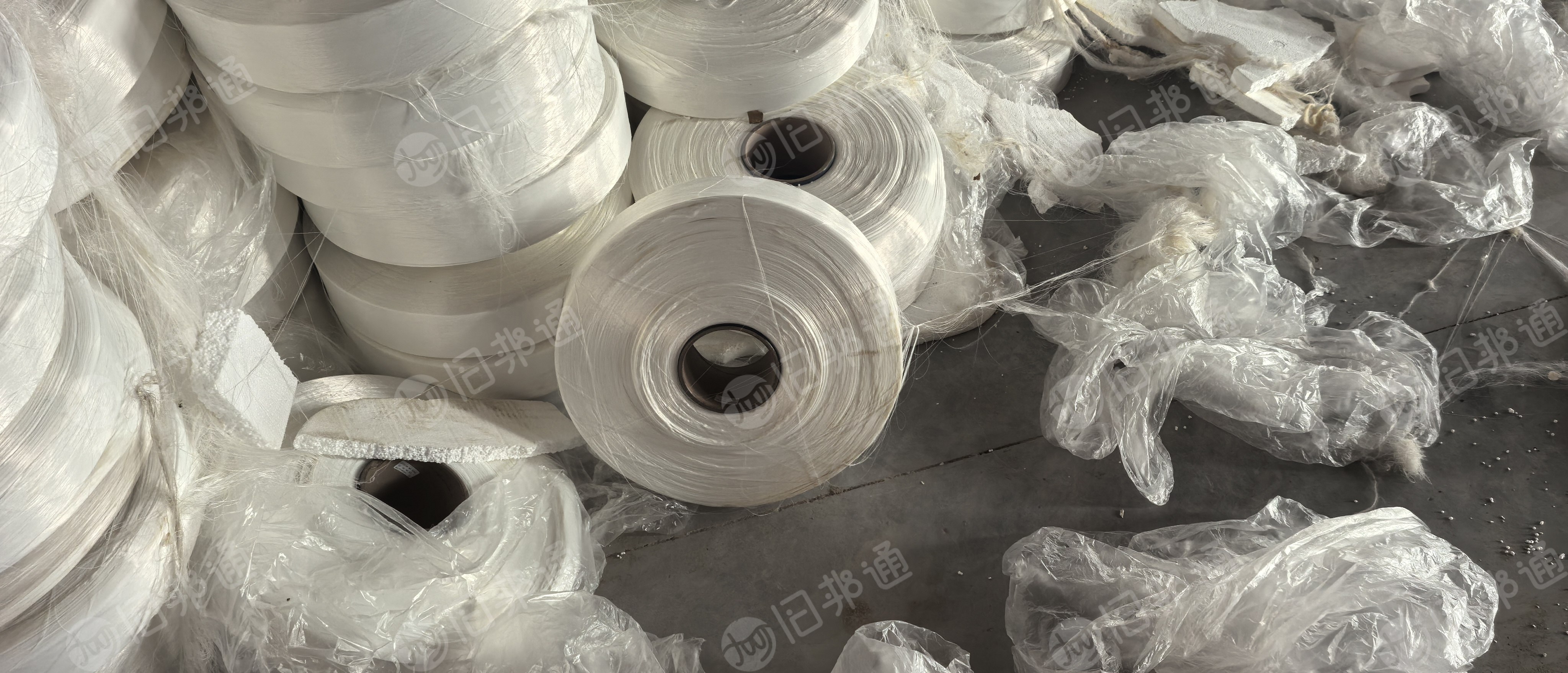 出售一批受损的105d化纤纱线,库存纱线,现货20吨左右,有好的有坏的