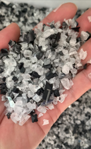 出售带油墨PC废料的和透明PC废料，月供6吨，PC黑白破碎料8吨